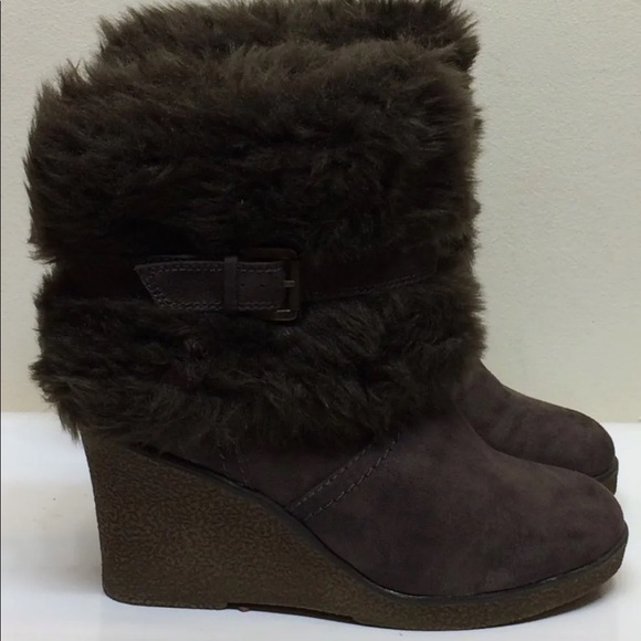 le chateau wedge boots